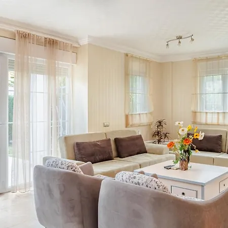 Luxury Private With Pool And Garden In Serik *