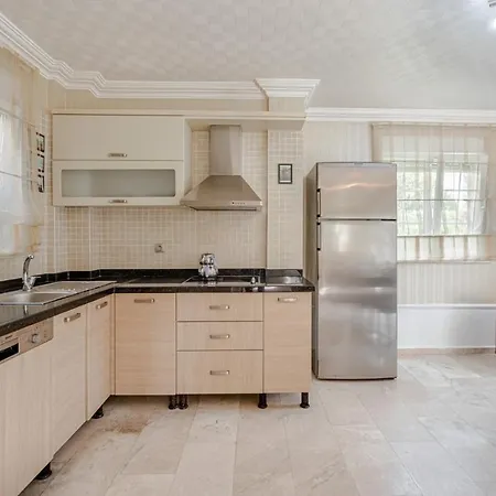 Luxury Private With Pool And Garden In Serik