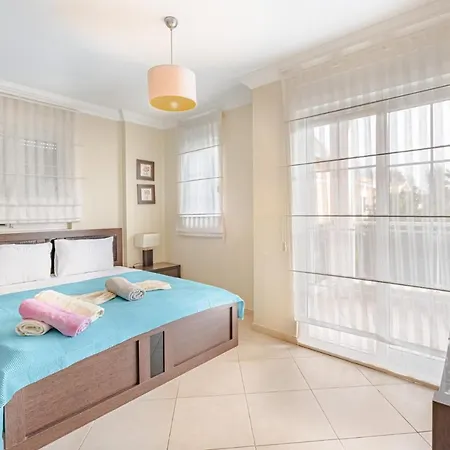 Luxury Private With Pool And Garden In Serik