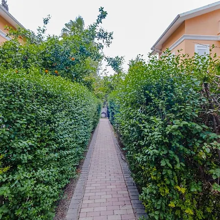 Apartment Luxury Private With Pool And Garden In Serik