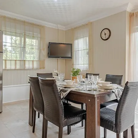Apartment Luxury Private With Pool And Garden In Serik