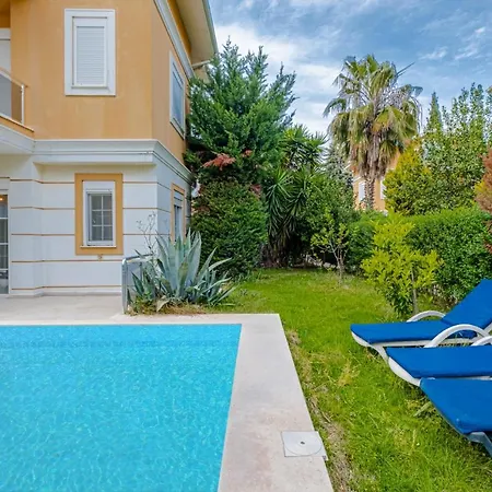 Luxury Private With Pool And Garden In Serik *